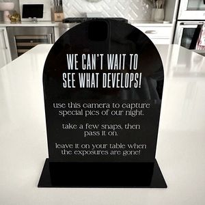 (18) Acrylic Arch Disposable Camera Signs